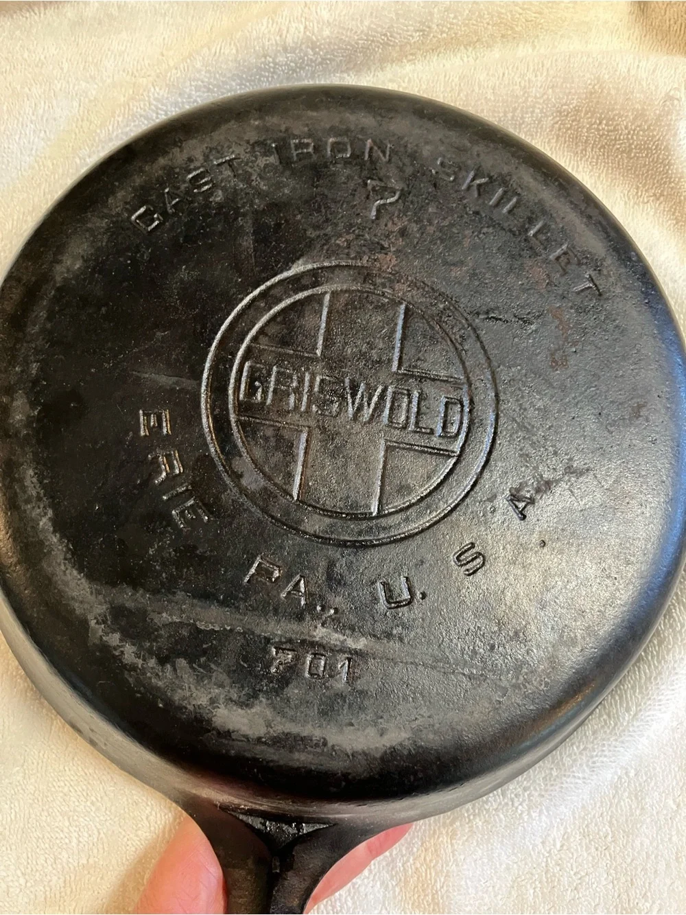 Antique Griswold #7 cast iron skillet frying pan